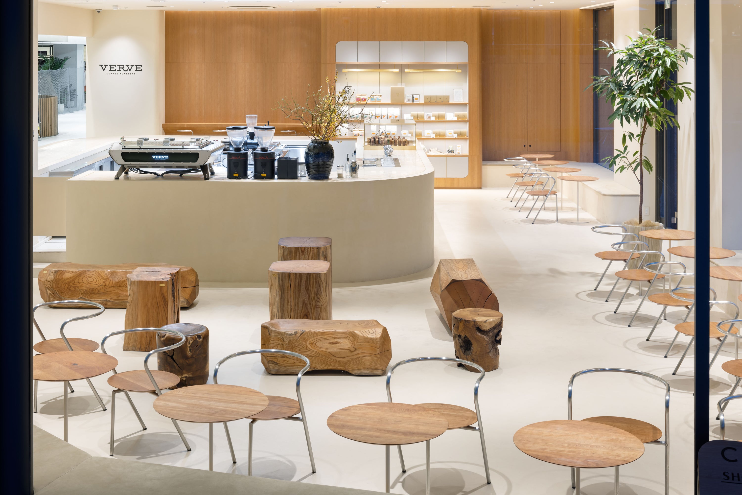 VERVE COFFEE ROASTERS YEBISU GARDEN PLACEの外観・店内の写真
